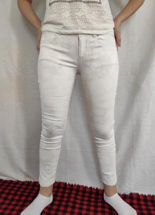 Светлые джинсы с рисунком под мрамор edc1 фото