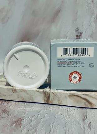 Легкий матирующий крем для лица увлажняет и уменьшает избыток жира first aid beauty ultra repair oil-control moisturizer2 фото