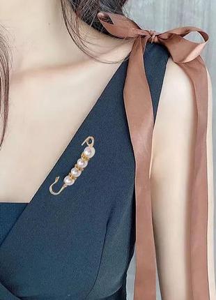 Красивая брошь на брюки, джинсы, кардиган, пальто