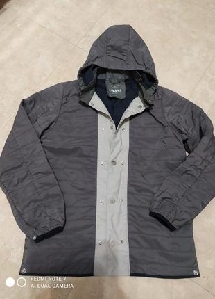 Курточка легкая с капюшоном