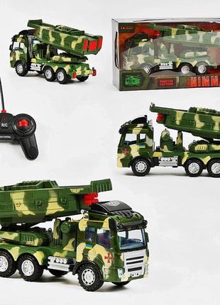 Детская машина  военная на радиоуправлении  батарейках с резиновыми колесами светится в подарочной упаковке
