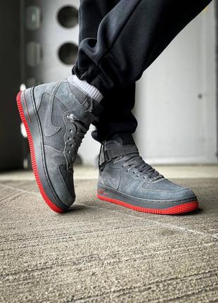 Зимние мужские кроссовки nike air force 1 high winter grey fur серого цвета с мехом5 фото