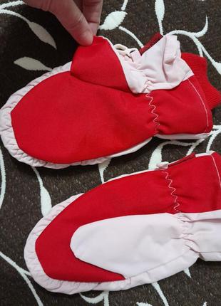 Варежки зимние не промокаемые на девочку 7-8 лет, фирмы hello kitty.