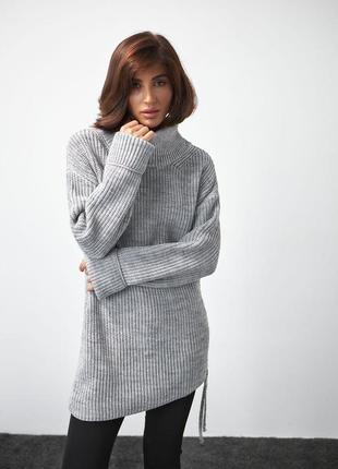 Теплый асимметричный свитер-туника с горлом с шерстью и мохером