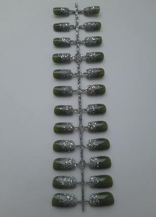 Нігті накладні з дизайном з блискітками зелені хакі оливка глянцеві, набір накладних нігтів 24 шт2 фото
