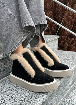 Черные замшевые ботинки лоферы высокие с опушением из норки