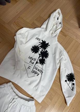 Спортивный костюм