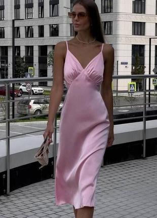 Сукня міді шовкова однотонна на брителях з вирізом в зоні декольте якісна стильна трендова рожева чорна1 фото