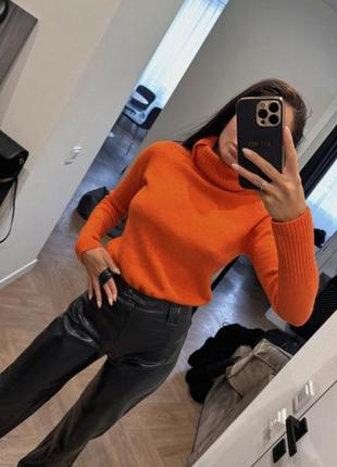 Оранжевый оранжевый стильный и теплый свитер