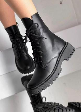 Женские зимние ботинки