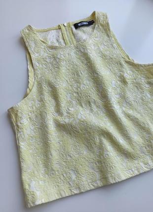 Красивый стильный топ из фактурной ткани