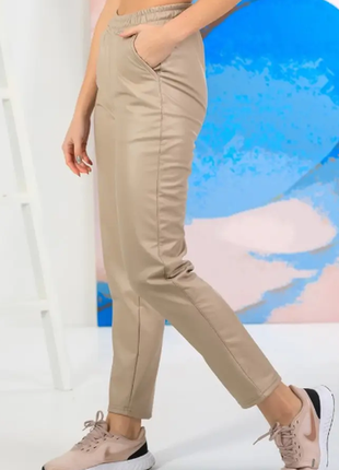 Теплые женские брюки из экокожи джогеры на велюре 3 цвета  1211ло3 фото