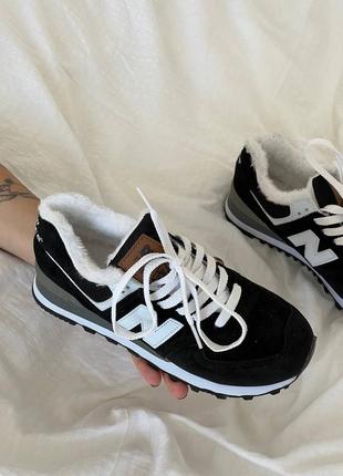 Зимові жіночі кросівки new balance 574 black white winter fur чорного з білим кольорів з хутром2 фото