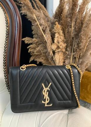 Черная практичная стильная качественная сумочка на цепочке