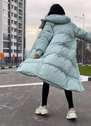 Теплый зимний пуффер пуховик плащевка на подкладке аэропух с капюшоном свободного прямого кроя длинное пальто9 фото