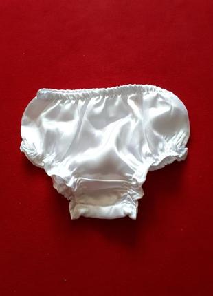 Білі атласні трусики під памперс  для немовля до року