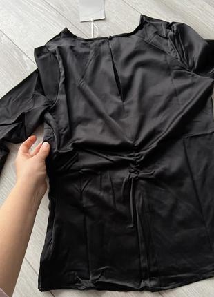 Черная атласная блуза на длинный рукав блузка по фигуре черная блуза атлас2 фото