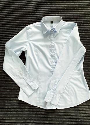 Качественная голубая рубашка