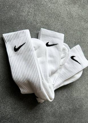 Носки nike шкарпетки універсальні розміра: 36-40 і 41-44 для уточнення розміру та кольору звертайся в чат