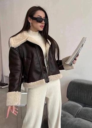 Трендовая укороченная дубленка на искусственном меху