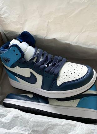 Женские кроссовки nike air jordan 1 retro blue milk синего с молочным цветами2 фото