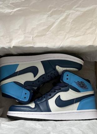 Женские кроссовки nike air jordan 1 retro blue milk синего с молочным цветами1 фото