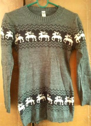 Гарний теплий светер з  оленями1 фото