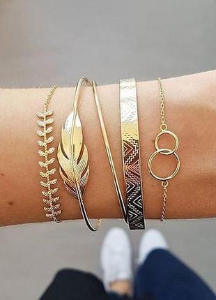 Модный набор оригинальных браслетов в богемном стиле
