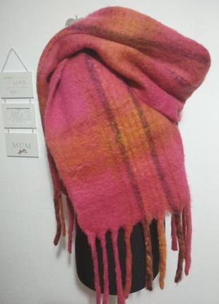 Фирменный большущий шарф плед с роскошными кисточками, в составе шерсть !!!2 фото
