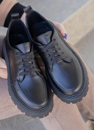 Женские черные кожаные туфли со шнурком8 фото