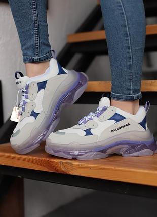 Модные женские кроссовки