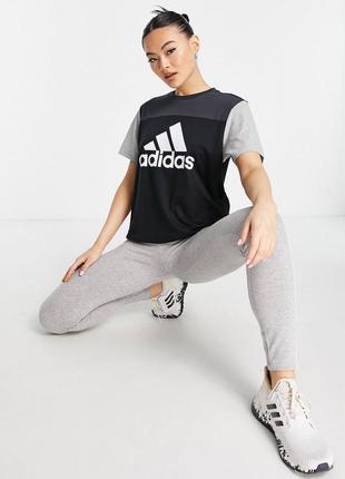 Нова футболка adidas