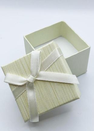 Коробочка для украшений под кольцо,кулон или серьги квадратная лимонная