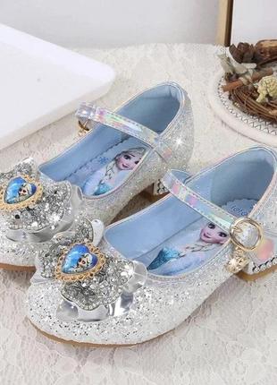 Туфли принцессы эльзы на каблуке белые с бантиком2 фото