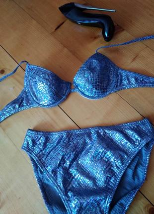 Супер крутий купальник рідкісній розмір з чудовим блискучим принтом