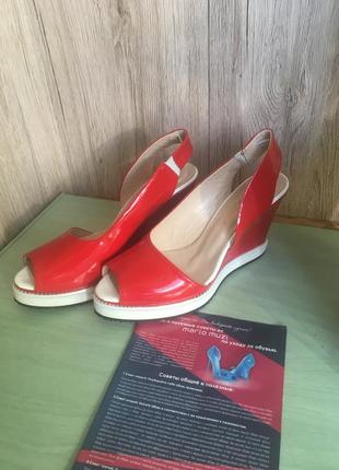 Нові босоніжки