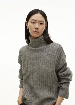 Светр в рубчик із суміші вовни h&m сірий