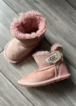 Ugg australia для дівчинки 22 р