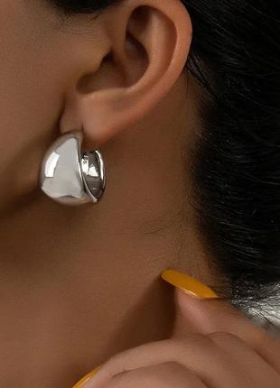 Массивные топ серьги стильные