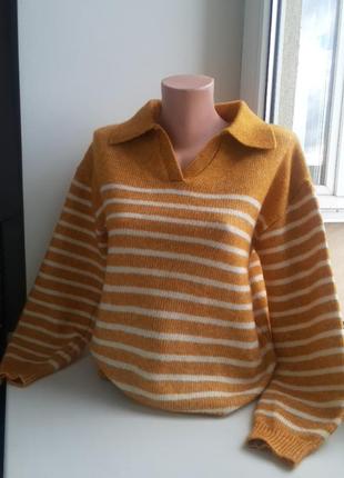 Стильная кофта с актуальным воротником