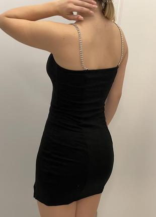 Черное платье на шлейках с камушками7 фото