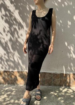 Черное вязаное длинное платье с вырезами m-l7 фото