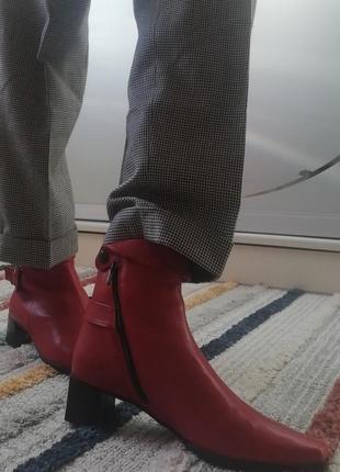 Шкіряні червоні черевики2 фото