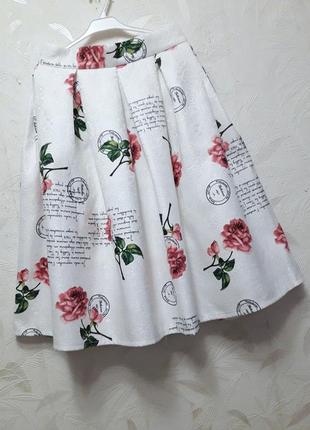 Шикарная юбка из плотного с теснением и с шелковистым блеском материала