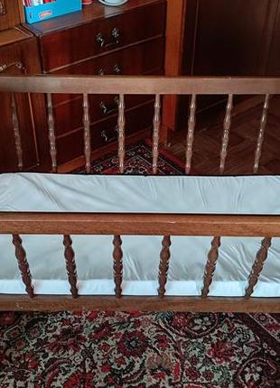 Продам детскую кроватку-маятник