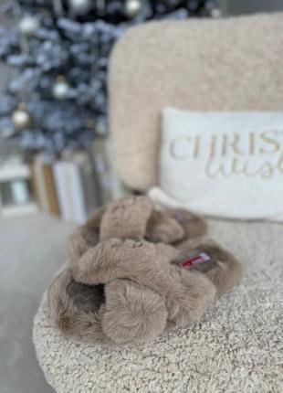 Пушисті капці. домашні тапочки. пушисті тапочки