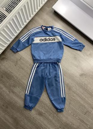 Спортивный костюм adidas