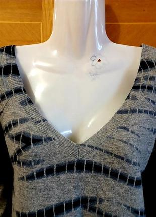 Брендовый шерсть +кашемир тонкий оригинальный свитер полувер р xs от berenice с вырезами спереди и сзади9 фото
