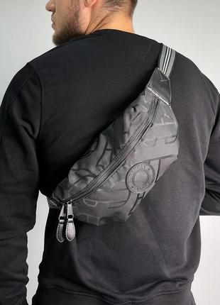 Чоловіча сумка black quilted fabric medium sonny belt bag6 фото