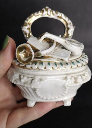 Продам роскошную шкатулку с подписью художника